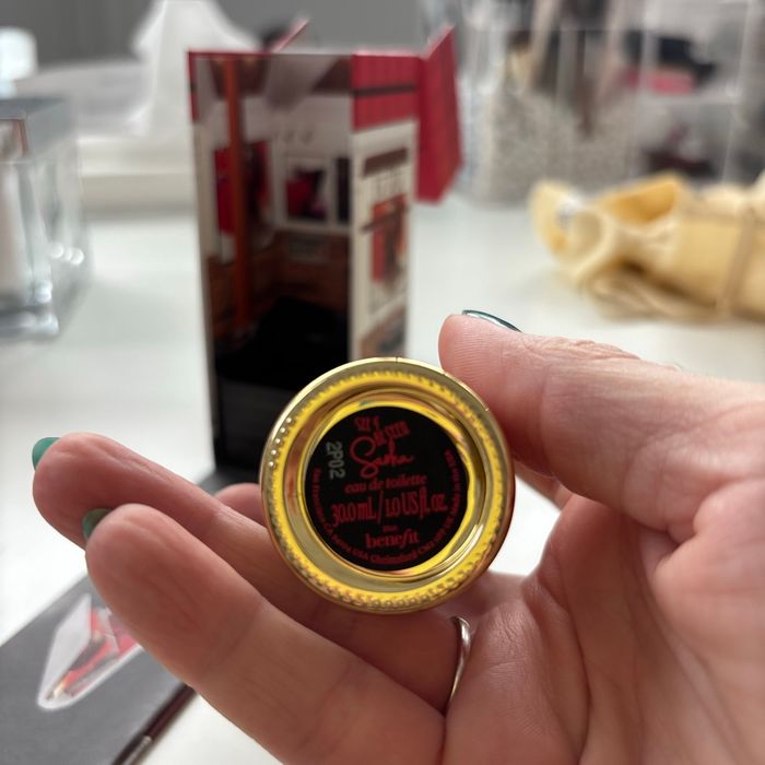 Eau de toilette Benefit neuve - photo numéro 2