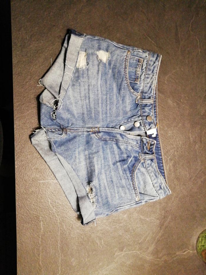 Short jeans