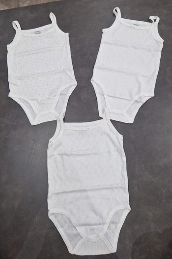 Lot de 3 bodies à fine bretelle