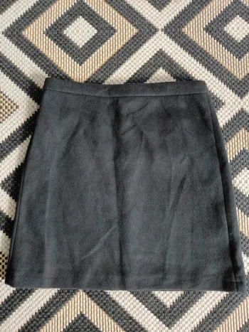 Jupe noire Esprit – Taille 40 – Neuve avec étiquette – Contient laine