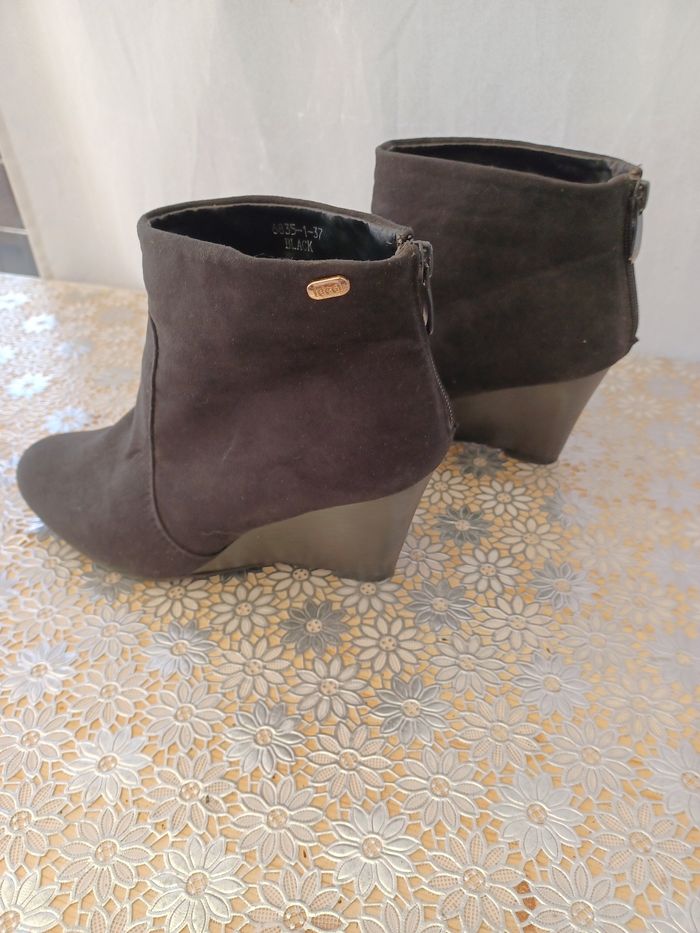 Bottine marque Idéal taille 37 coloris noir en très bon état. - photo numéro 2