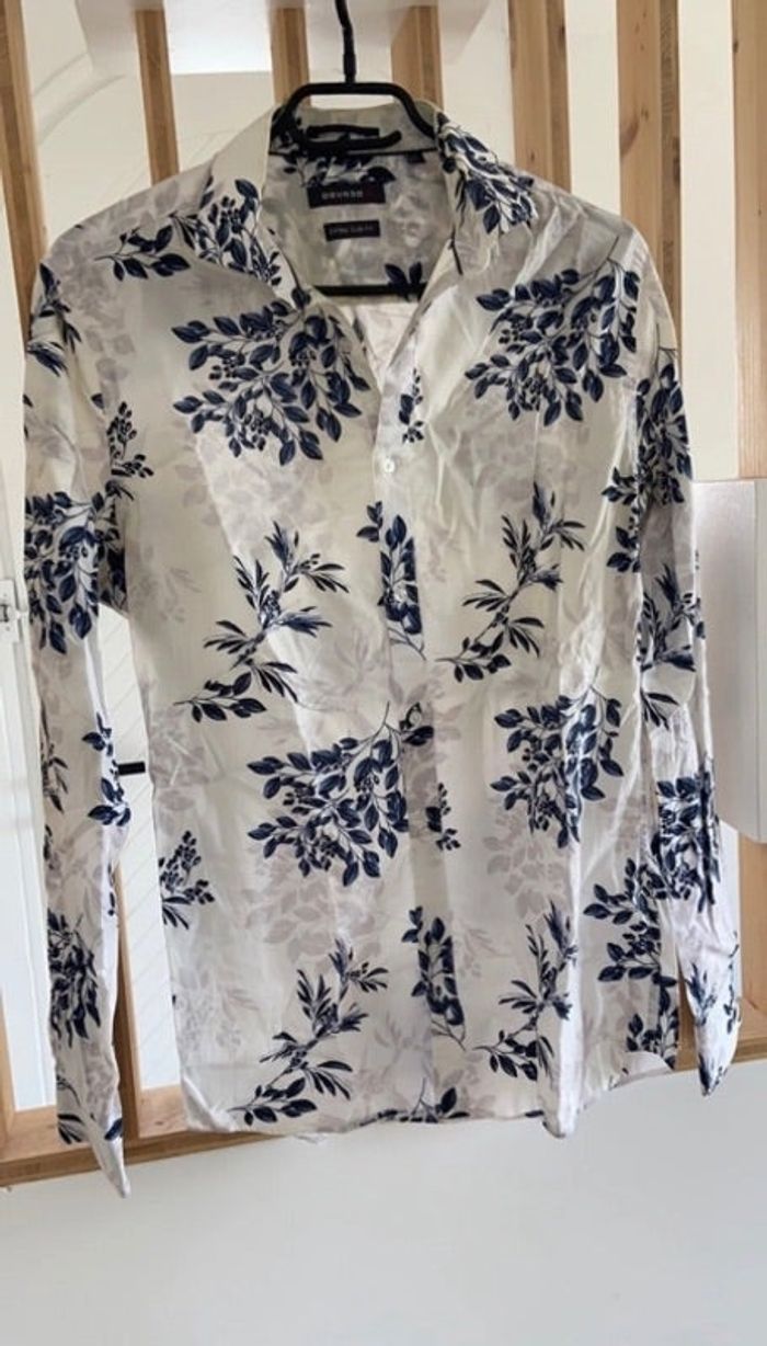 Chemise fleurie