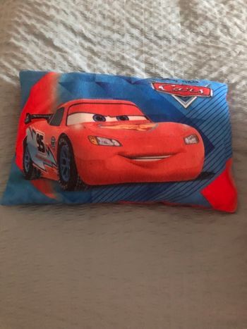 Oreiller pour enfant tout doux  Cars en TBE