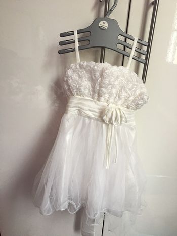 Robe blanches pailletés sur le tutu
