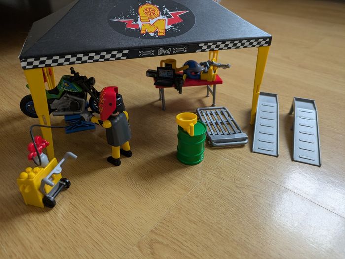Atelier réparation moto playmobil