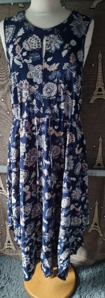 Robe longue marine à fleurs taille 46