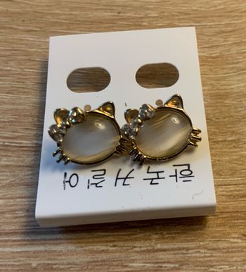 Boucles d’oreilles Hello Kitty