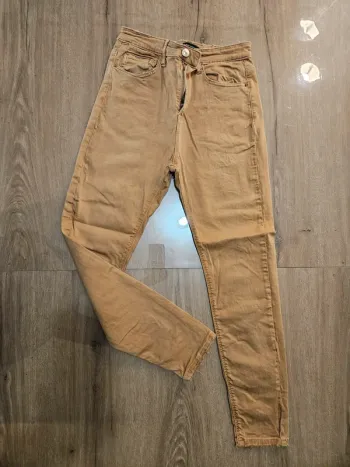 Pantalon Stradivarius 40