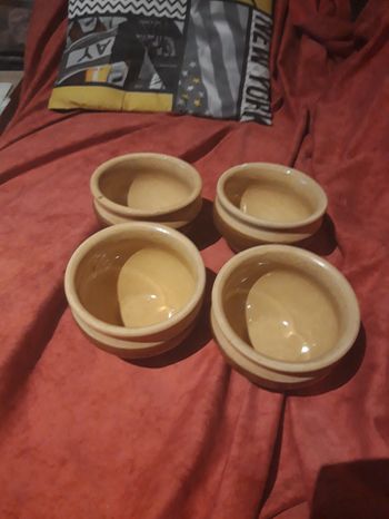 Lot 4 petits ramequins 