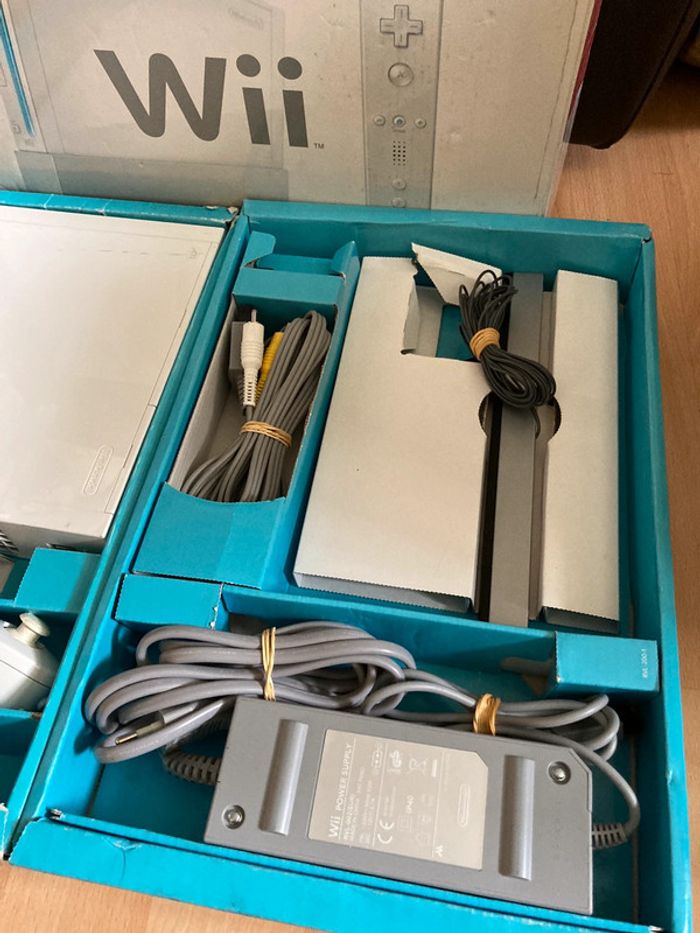Console Nintendo Wii Complete en boîte + Wii sport Resort Officielle - photo numéro 3
