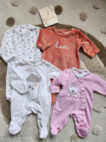 Lot pyjamas 1 mois 🌸