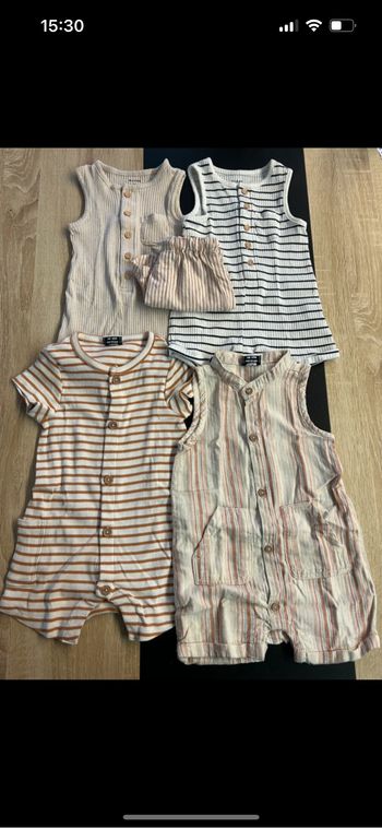 Lot de quatre barboteuse légère et un short