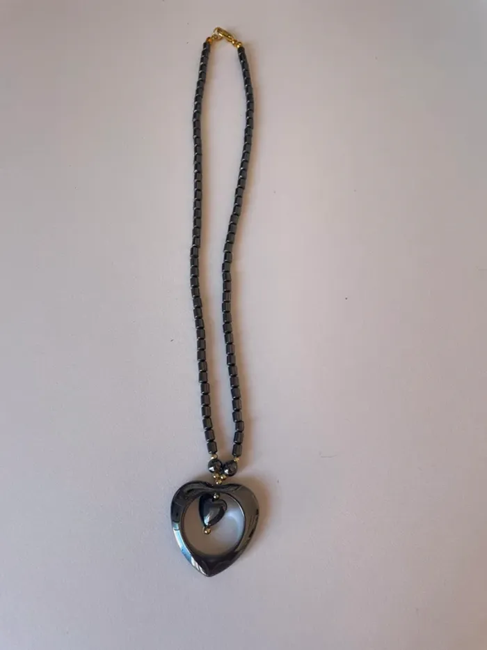 Collier hématite Tube+Coeur