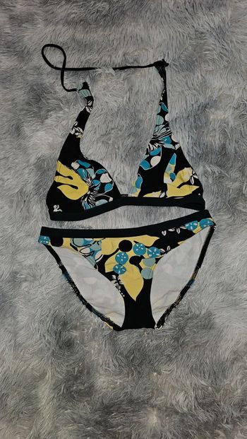 Maillot de bain 2 pièces haut 85B / Bas 36