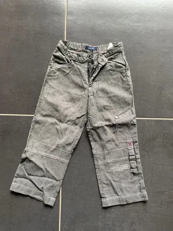 Jeans noir et blanc rayé légèrement
