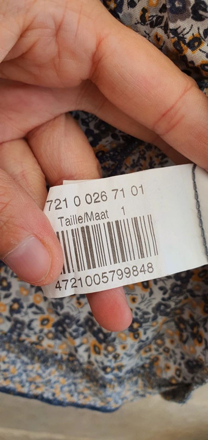 Très belle blouse de chez Armand Thiery taille 36 en très bon état 👌 - photo numéro 2