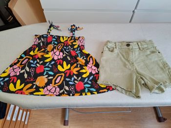 Joli ensemble fille 4/5 ans short Tex + tunique smockée très bon état