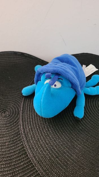 Peluche Cake DISNEY Pixar Les 1001 Pattes bleu 20 cm