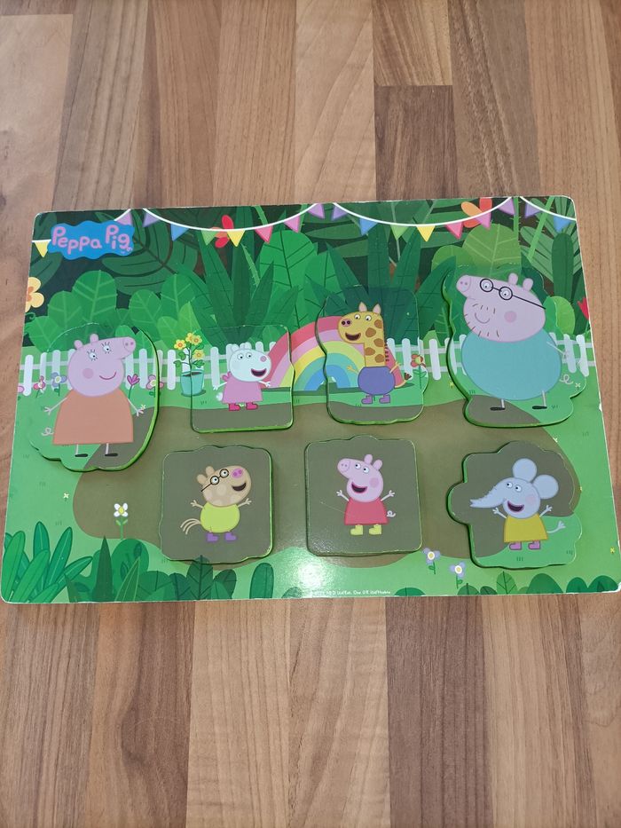 Puzzle bois Peppa Pig à la fête