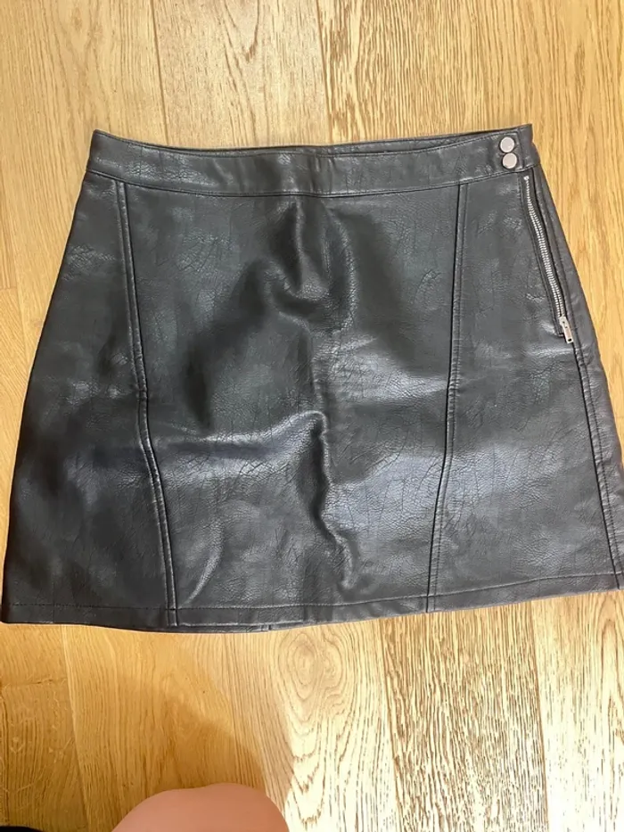 Jupe en cuir noir - photo numéro 2