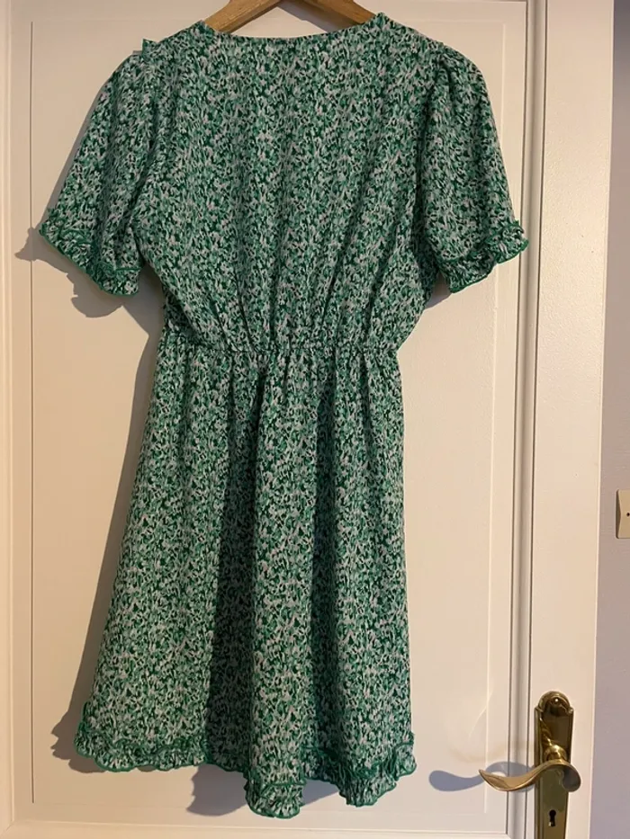 Robe 👗 d’été vert fleuries - photo numéro 4