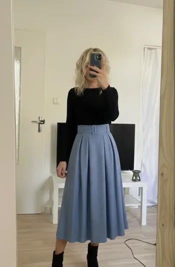 Jupe longue évasée bleu taille haute avec ceinture – Élégance & confort 💙