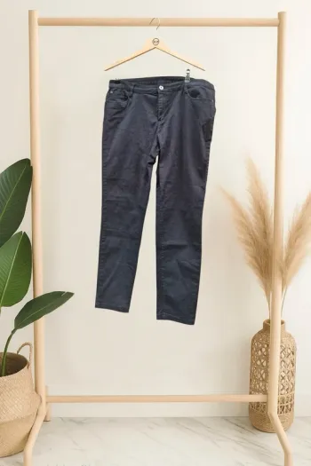 Pantalon noir • Femme