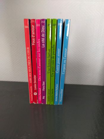 Lot de 8 petits livres