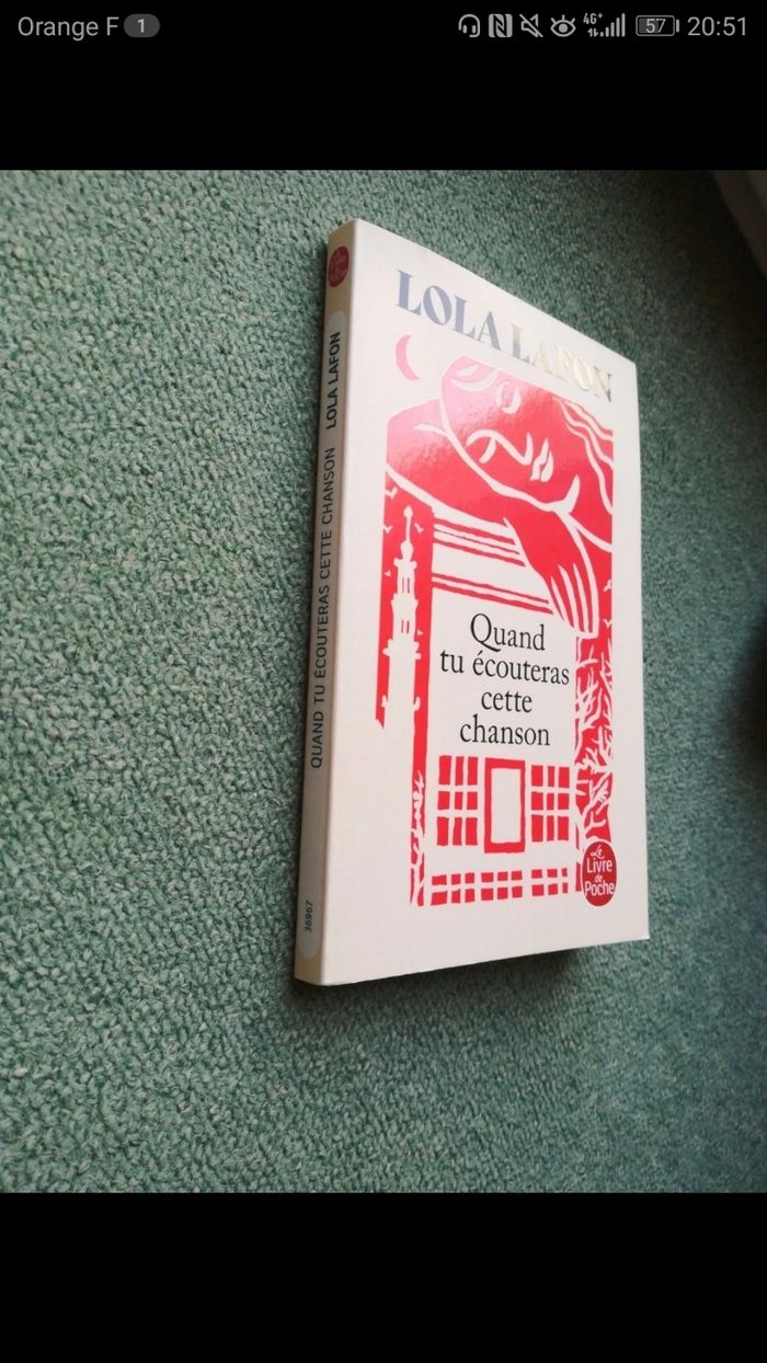 Roman :" Quand tu écouteras cette chanson" Lola Lafon. - photo numéro 3