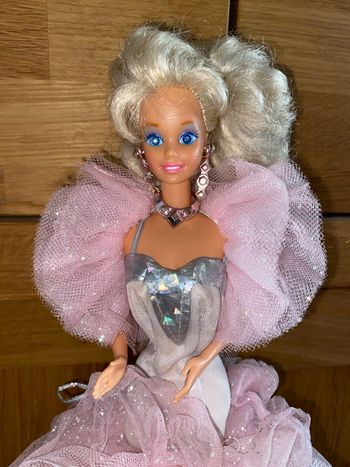 Barbie Mattel poupée diamant yeux sparkle eyes 1991