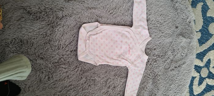 Un lot bodie de la naissance o -3mois pour fille - photo numéro 2