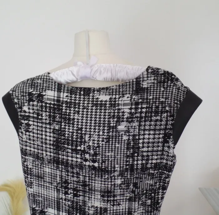 Robe droite_chic_Motifs noir & blanc - photo numéro 6