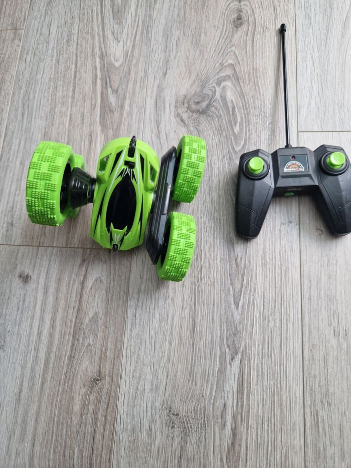 Voiture télécommandé - photo numéro 5