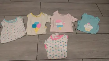 Lot 5 bodys 9 mois