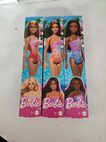 3 Barbie nageuses neuves en boite
