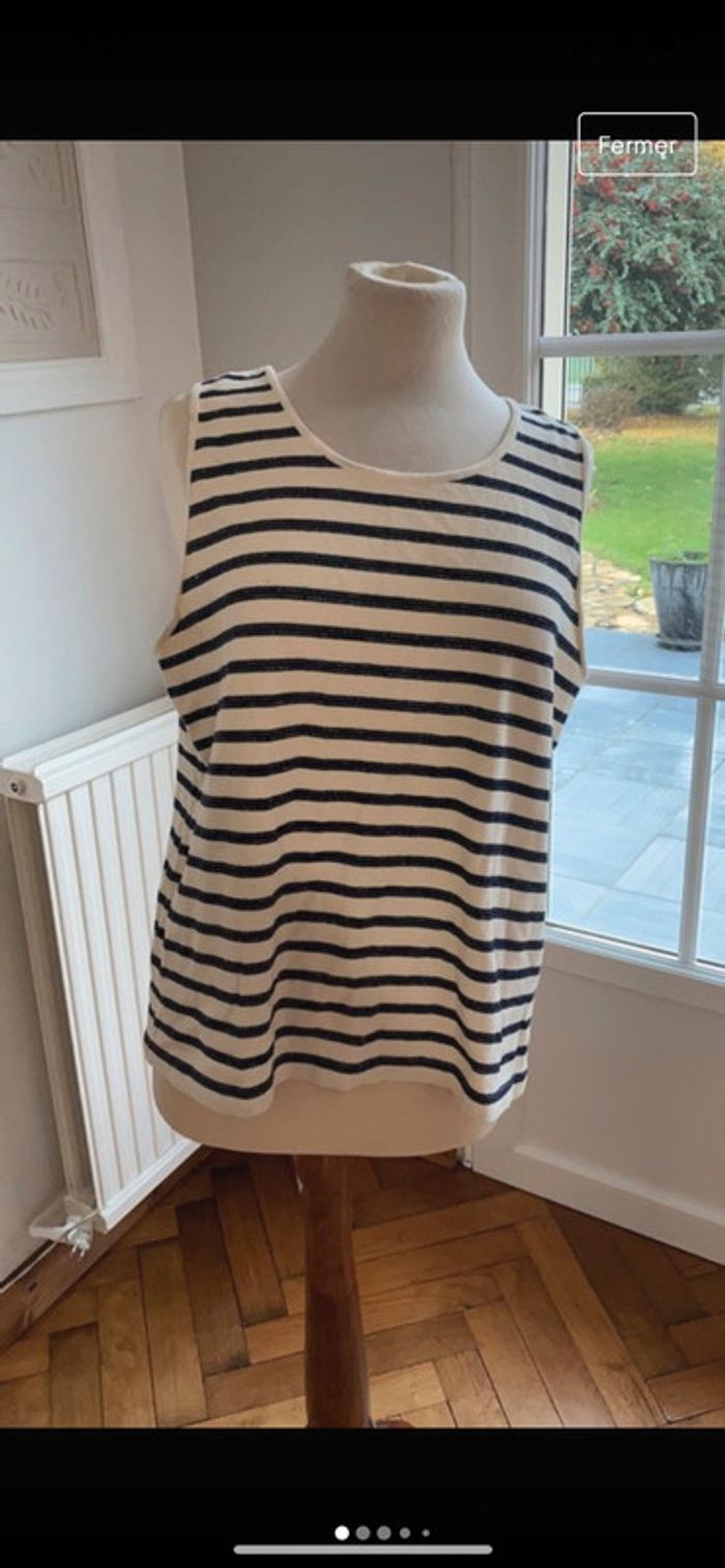 Joli débardeur taille 44, bleu blanc fils argentés taille 44/46