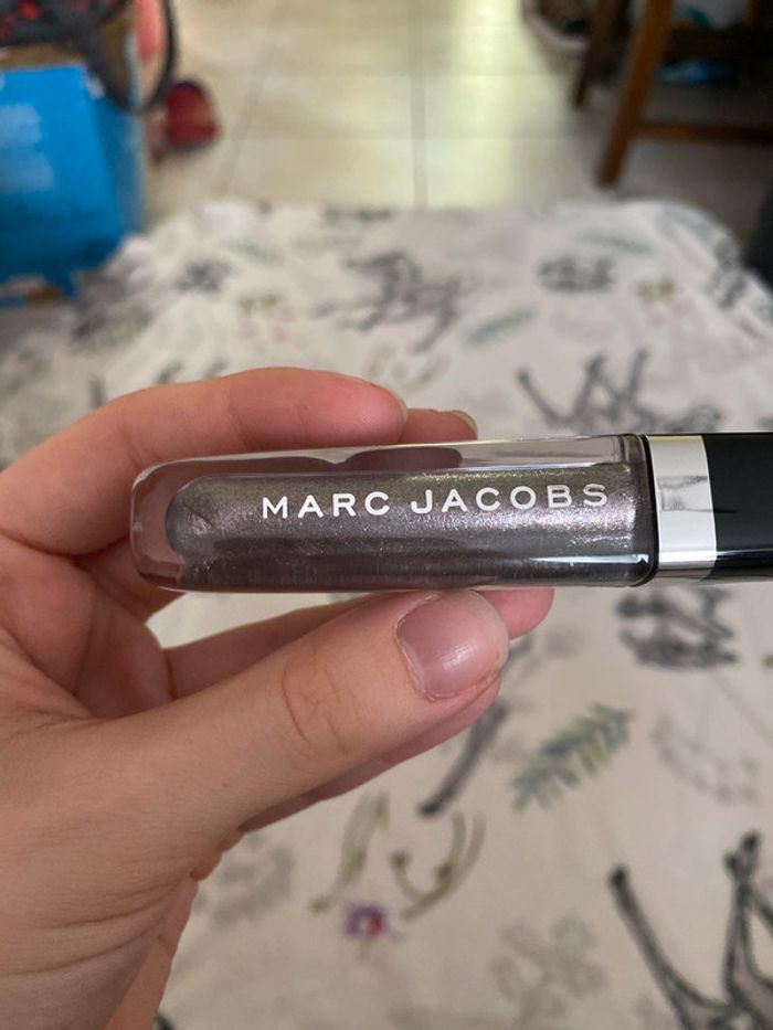 Laque à lèvres scintillante teinte 370 Silver Surf Marc Jacobs. - photo numéro 5