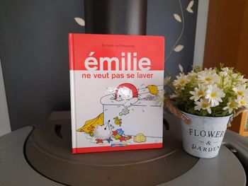 Livre émilie ne veut par se laver