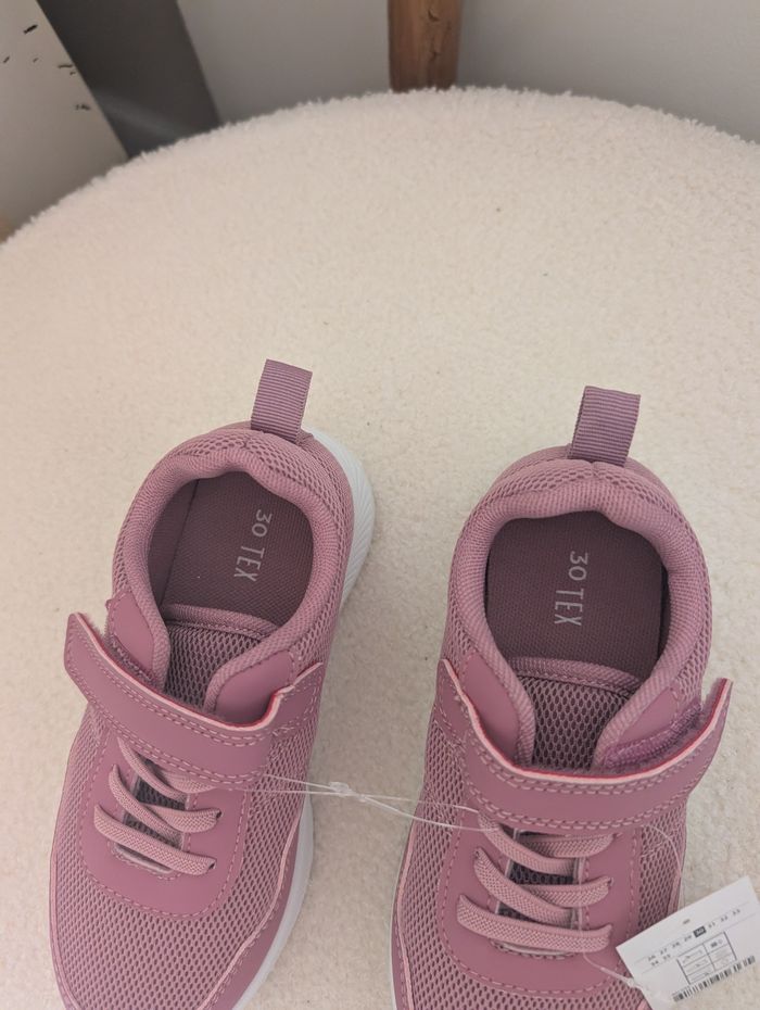 Baskets filles pointure 30 Neuves étiquette - photo numéro 3