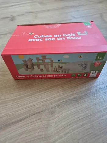 Jeu de cubes en bois