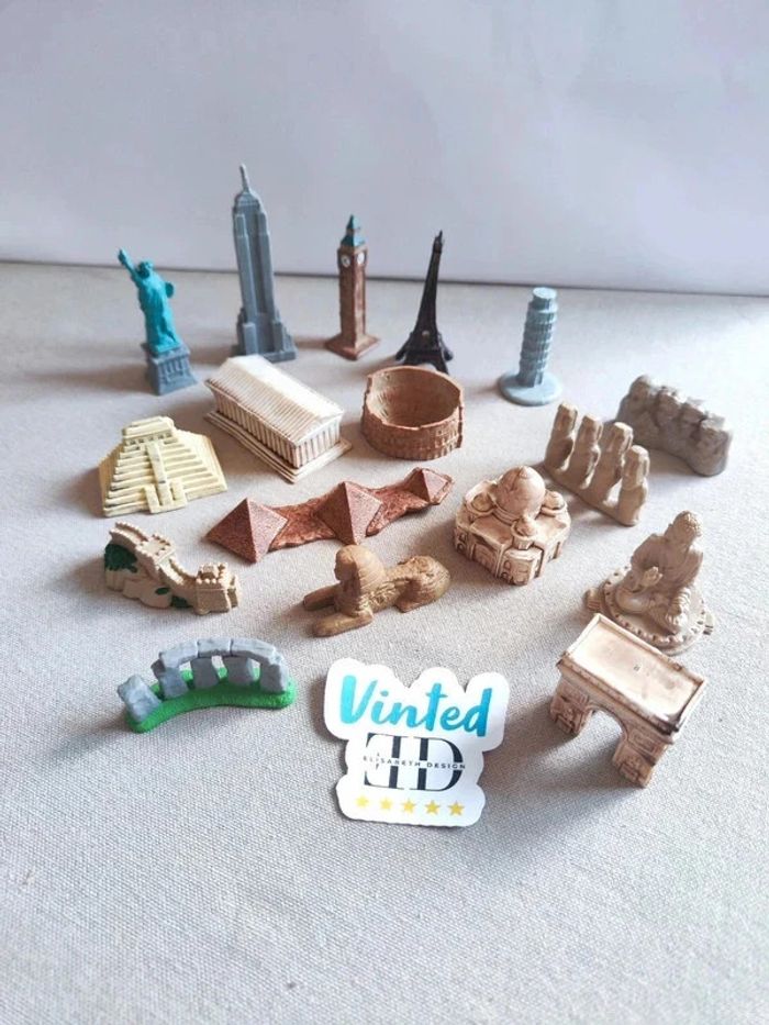 Lot de 17 figurines du monde