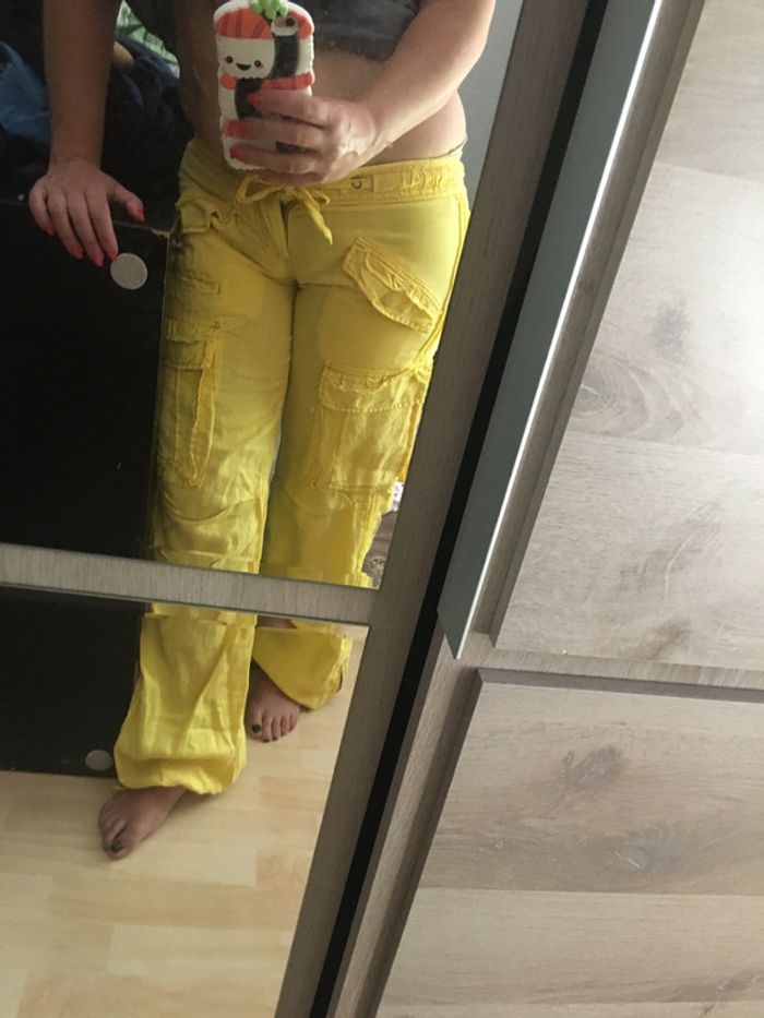 Pantalon cargo jaune