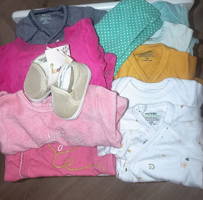 Lot vêtement bébé