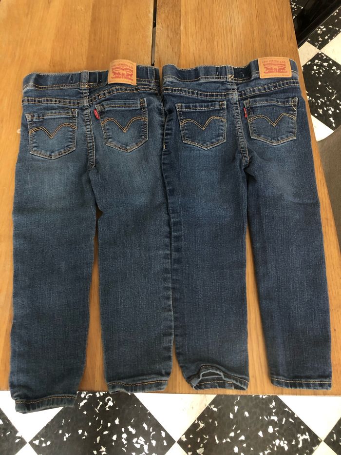 Lot 2 jeans Levi’s taille 24 mois - photo numéro 2