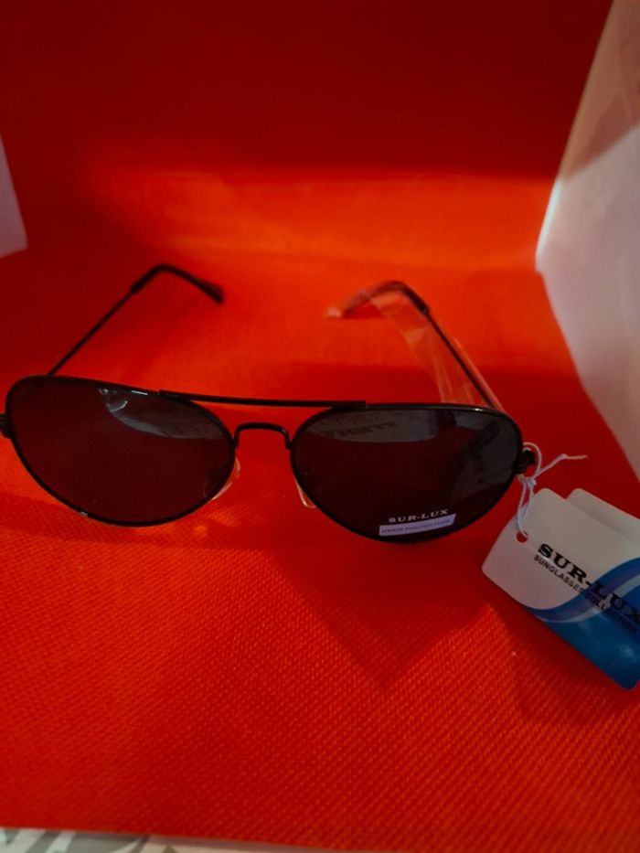 Lunettes de soleil Sur-Lux neuves avec étiquettes protection 400CE