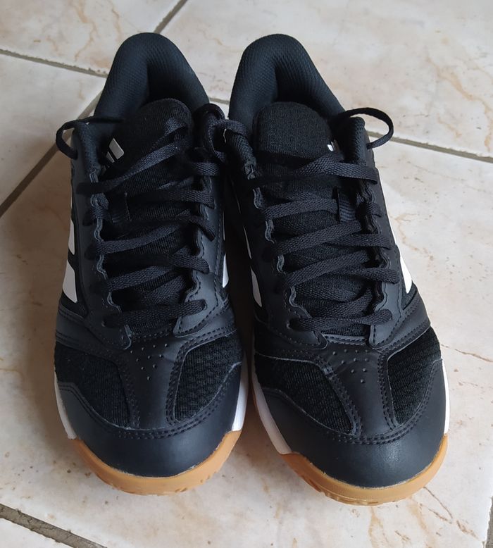 Baskets Adidas ligra taille 38 - photo numéro 2
