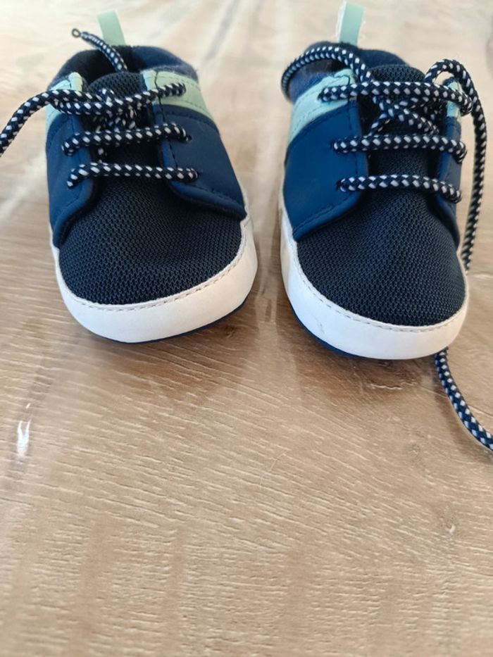 Petite chaussures souple bébé garçon