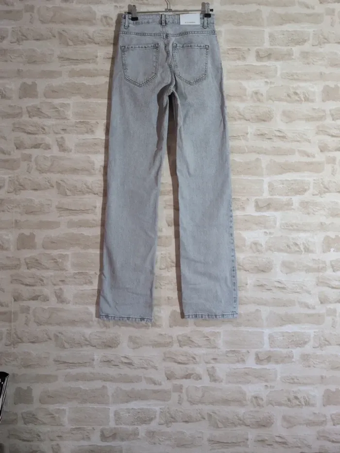 Jean Stradivarius – Taille 34 – Gris tendance - photo numéro 3
