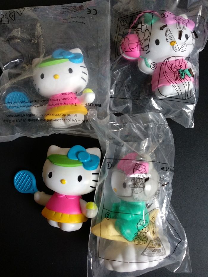 4 figurines Hello Kitty McDonald's