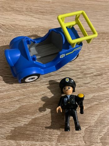 Voiturette de police et Playmobil 